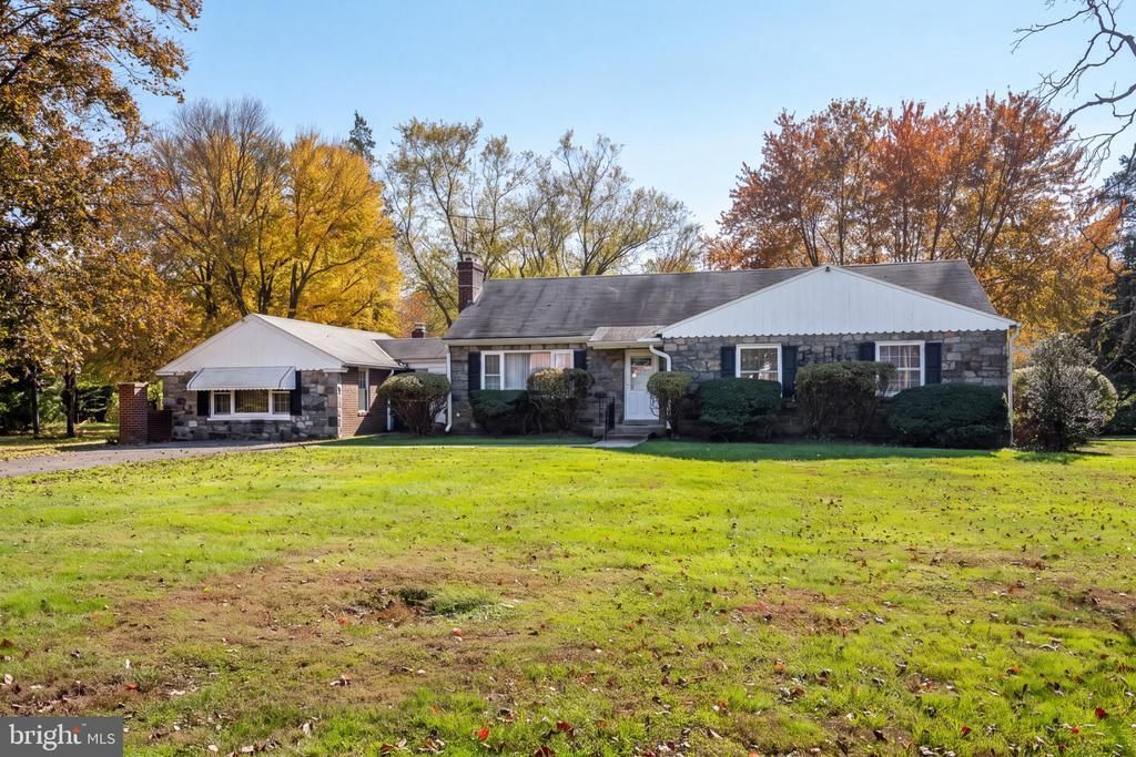 609 LEE DRIVE, BROOMALL, PA 19008