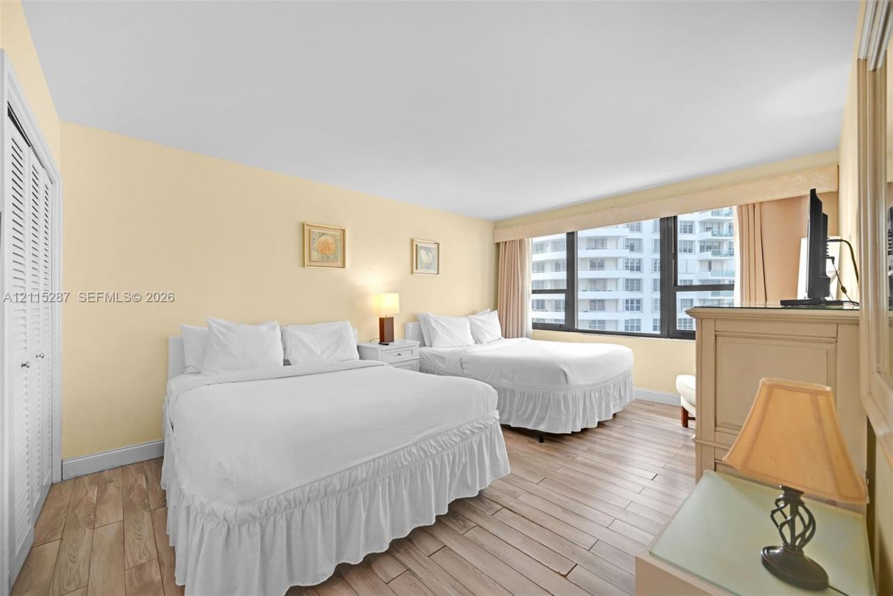 5225 Collins Ave , Unit 511, Miami Beach, FL 33140 Photo