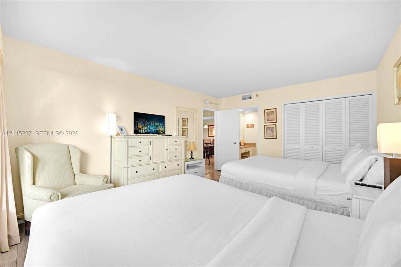 5225 Collins Ave , Unit 511, Miami Beach, FL 33140 Photo