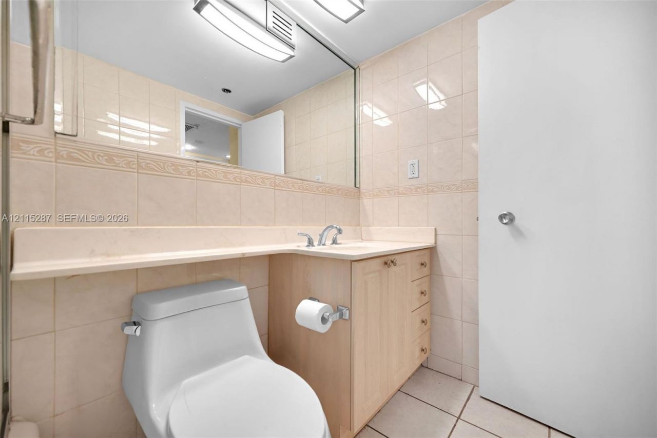 5225 Collins Ave , Unit 511, Miami Beach, FL 33140 Photo