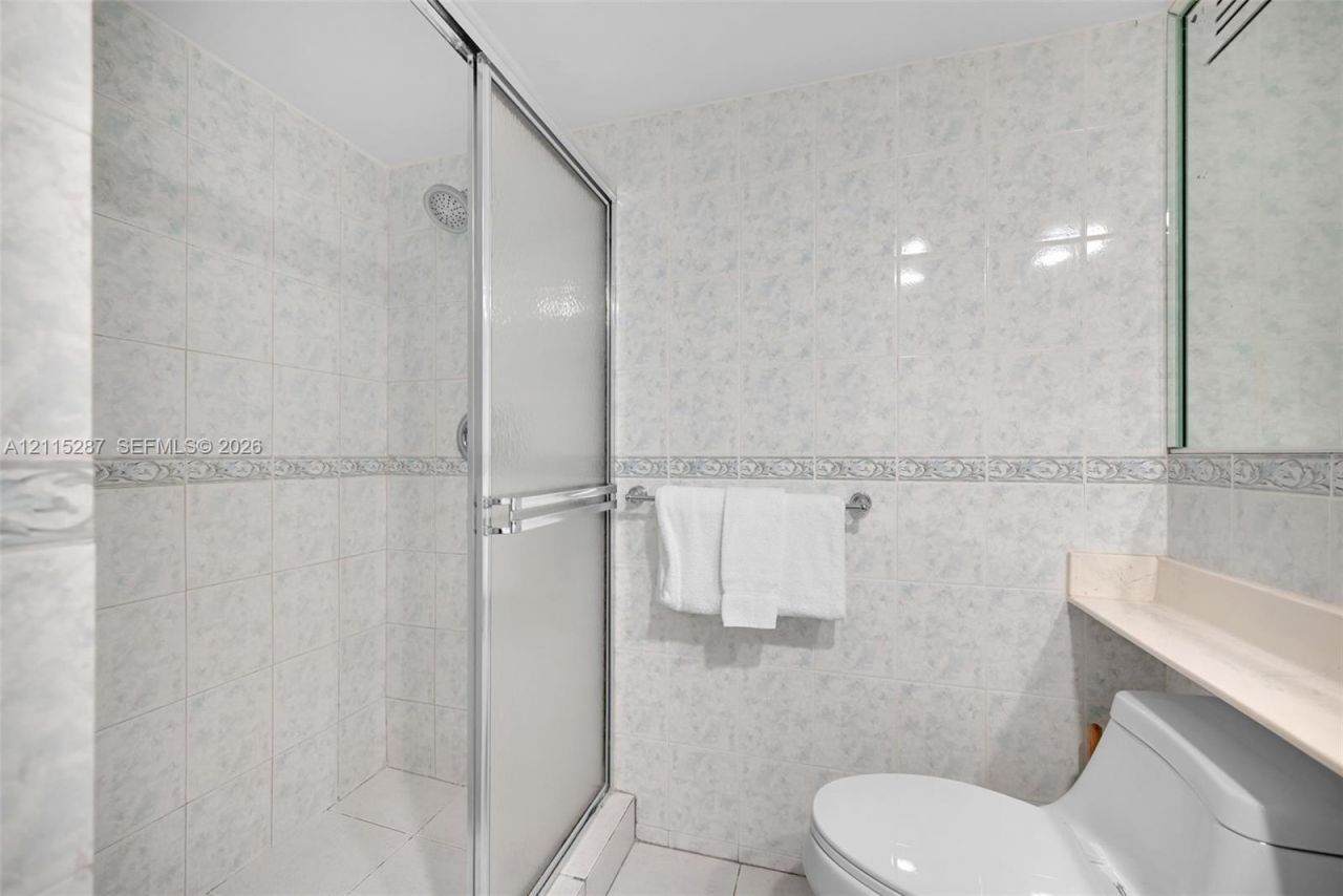 5225 Collins Ave , Unit 511, Miami Beach, FL 33140 Photo