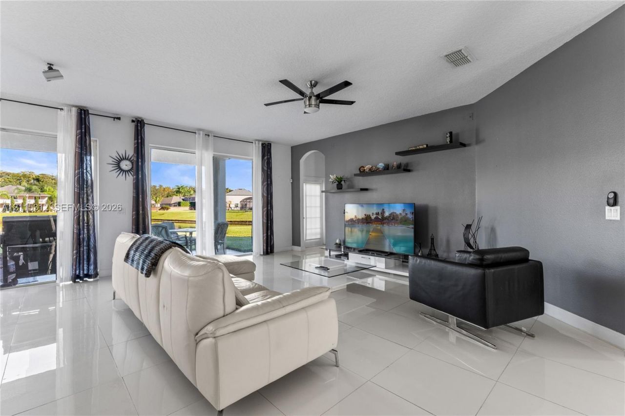 5975 Winchester Isle , Orlando, FL 32829 Photo