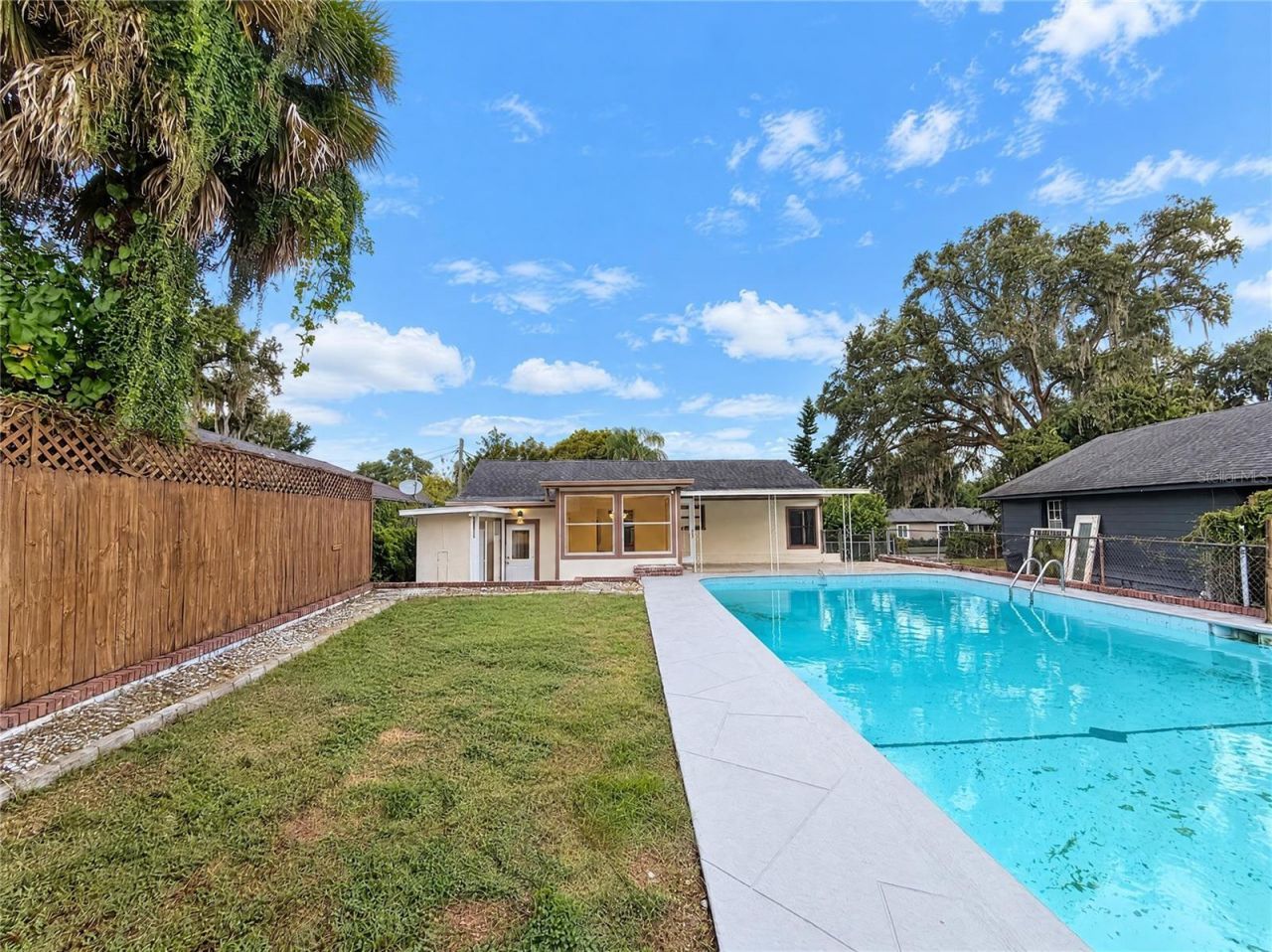 1713 Hillside Drive , Tampa, FL 33610 Photo