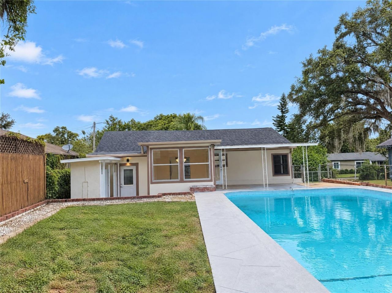 1713 Hillside Drive , Tampa, FL 33610 Photo
