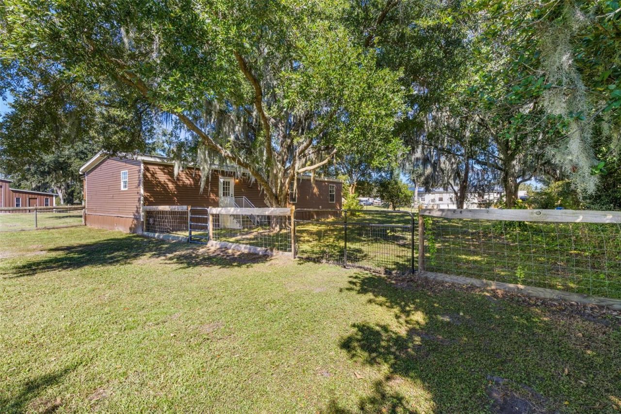 10127 George Smith Road , Lithia, FL 33547 Photo