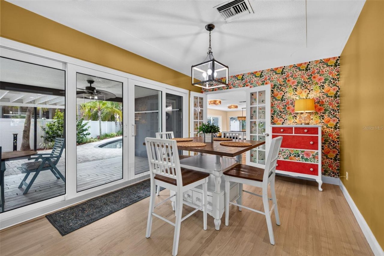 628 64th Street N, Saint Petersburg, FL 33710 Photo