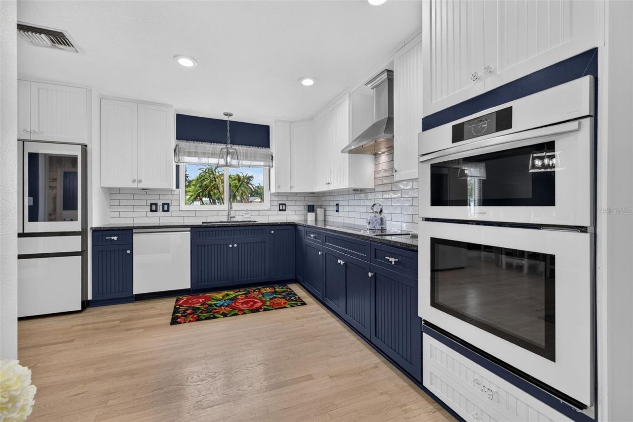 628 64th Street N, Saint Petersburg, FL 33710 Photo