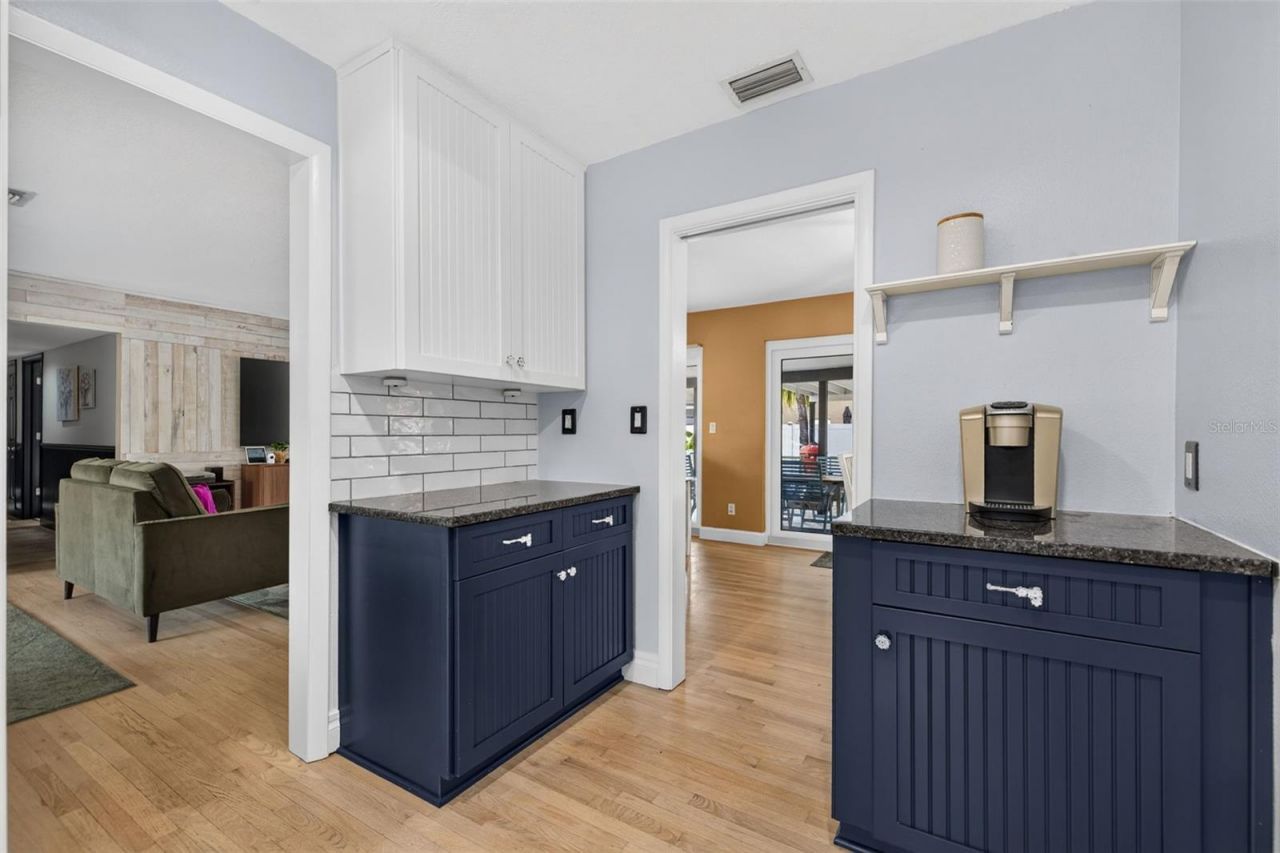 628 64th Street N, Saint Petersburg, FL 33710 Photo