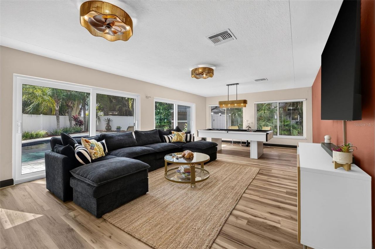 628 64th Street N, Saint Petersburg, FL 33710 Photo
