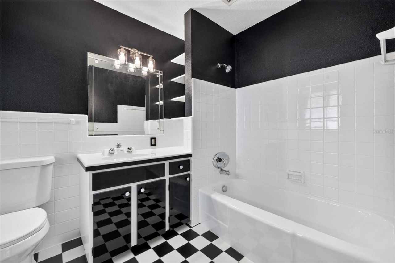 628 64th Street N, Saint Petersburg, FL 33710 Photo