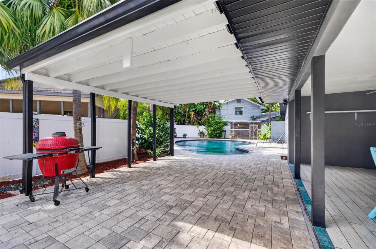 628 64th Street N, Saint Petersburg, FL 33710 Photo