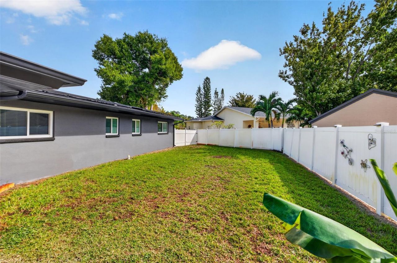 628 64th Street N, Saint Petersburg, FL 33710 Photo