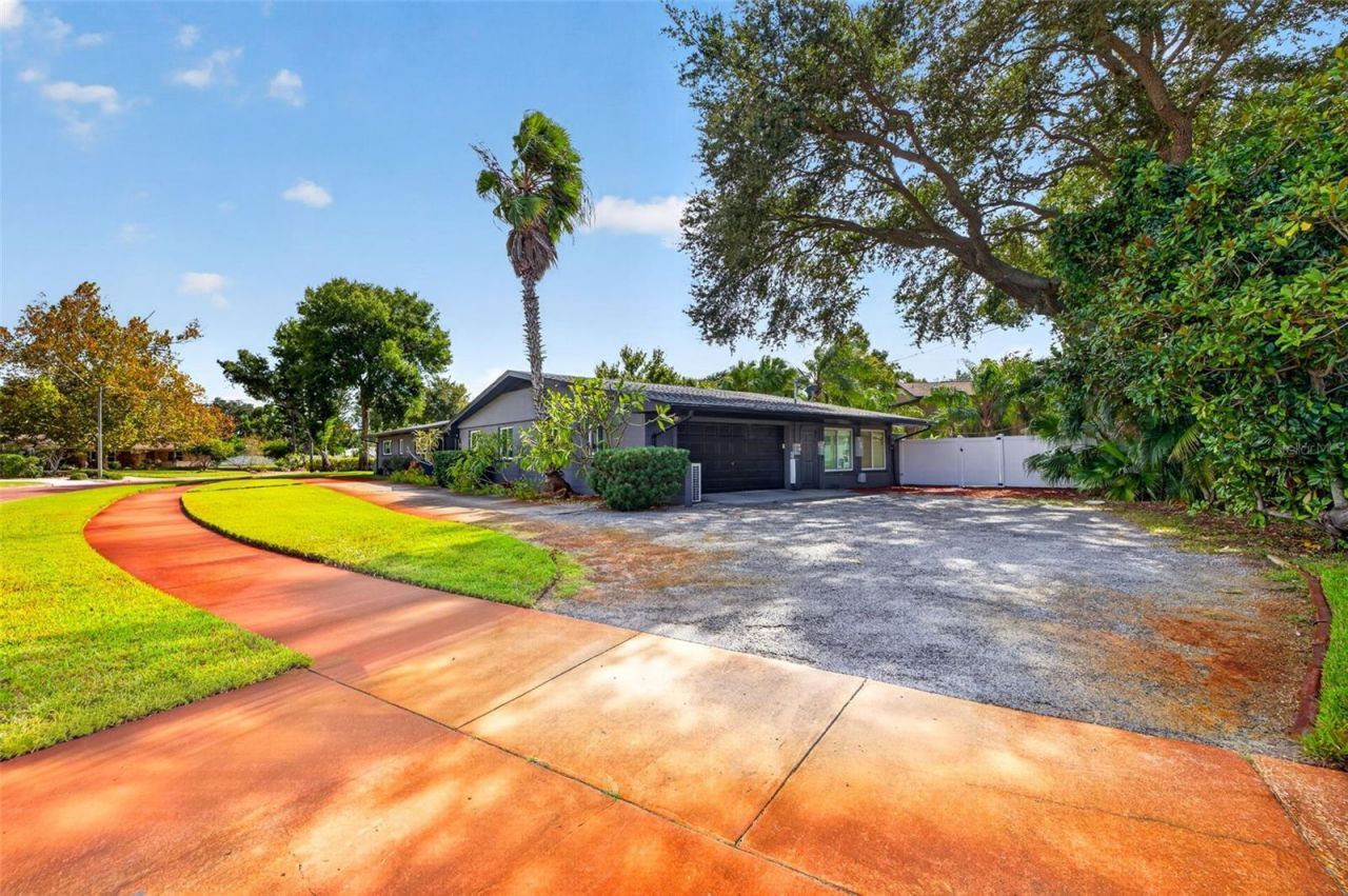 628 64th Street N, Saint Petersburg, FL 33710 Photo