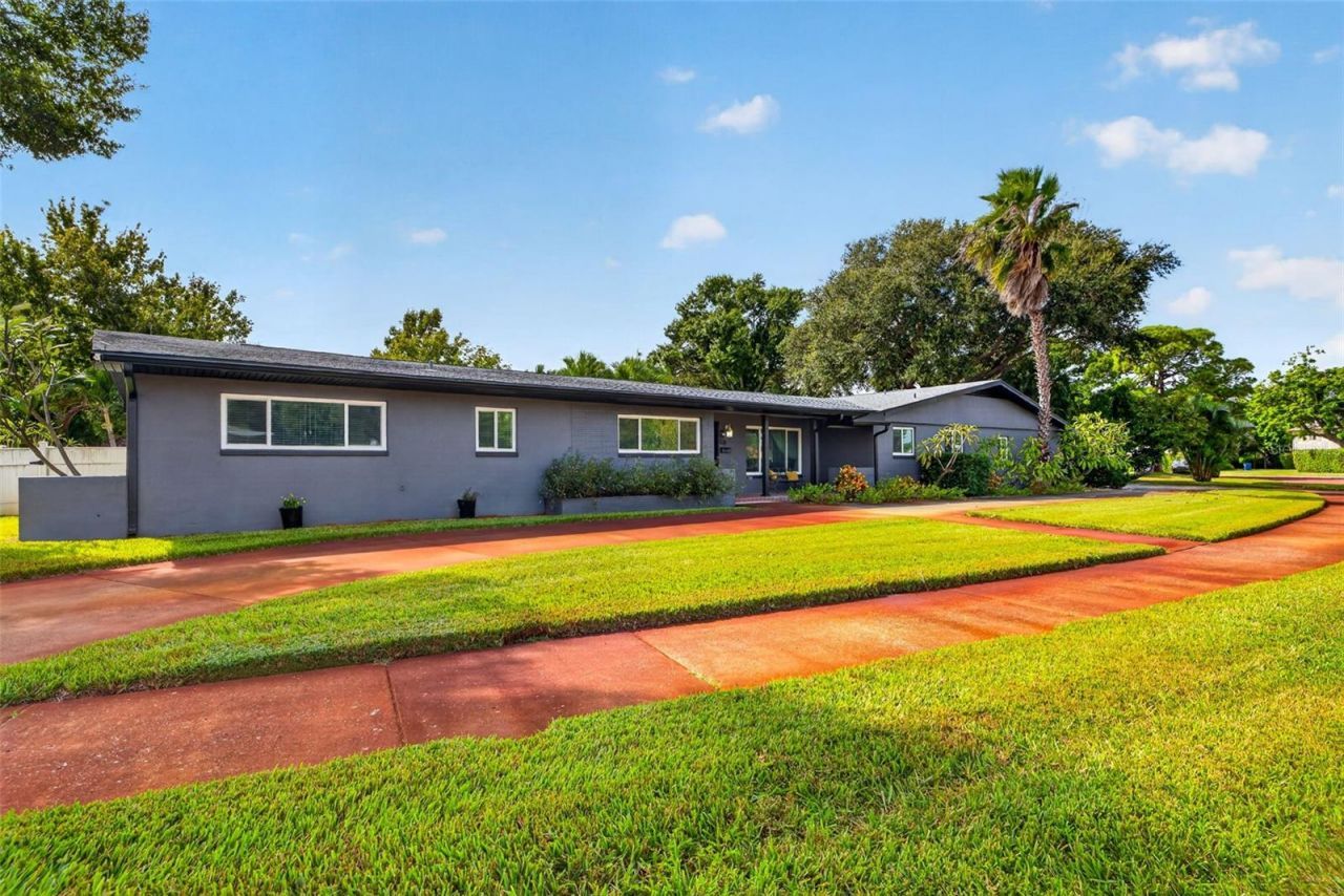 628 64th Street N, Saint Petersburg, FL 33710 Photo