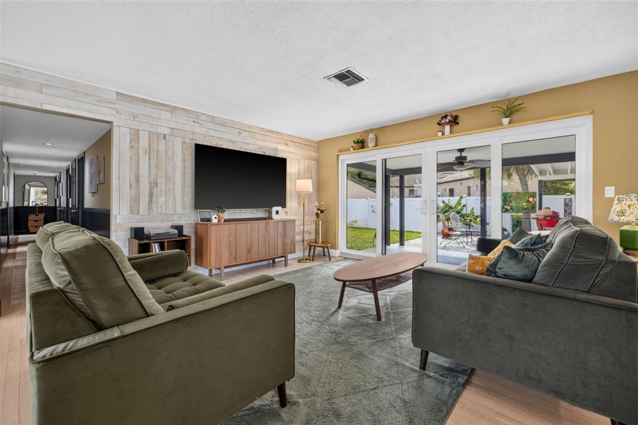 628 64th Street N, Saint Petersburg, FL 33710 Photo