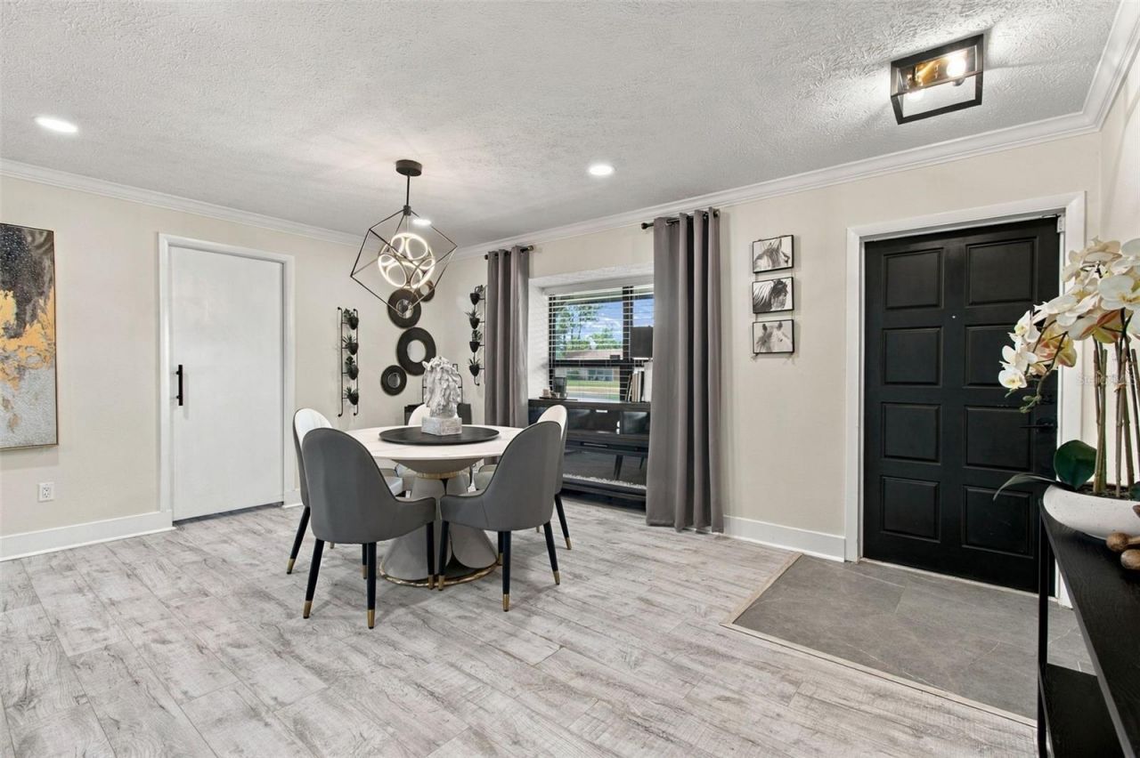 7913 Flowerfield Drive, Tampa, FL 33615 Photo