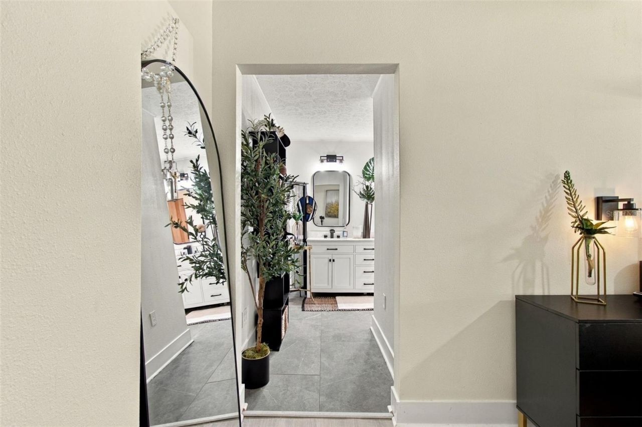 7913 Flowerfield Drive, Tampa, FL 33615 Photo