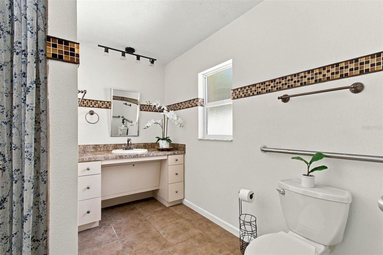 7913 Flowerfield Drive, Tampa, FL 33615 Photo