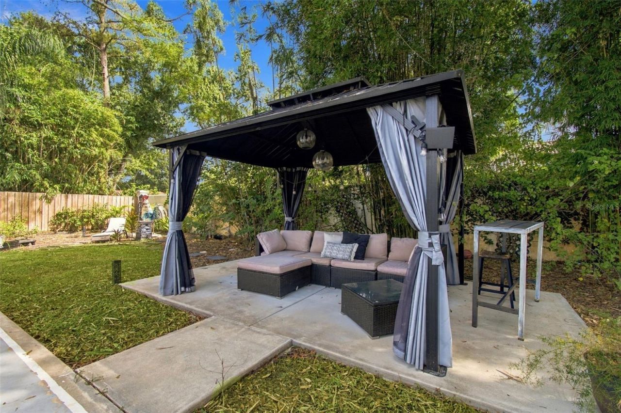 7913 Flowerfield Drive, Tampa, FL 33615 Photo