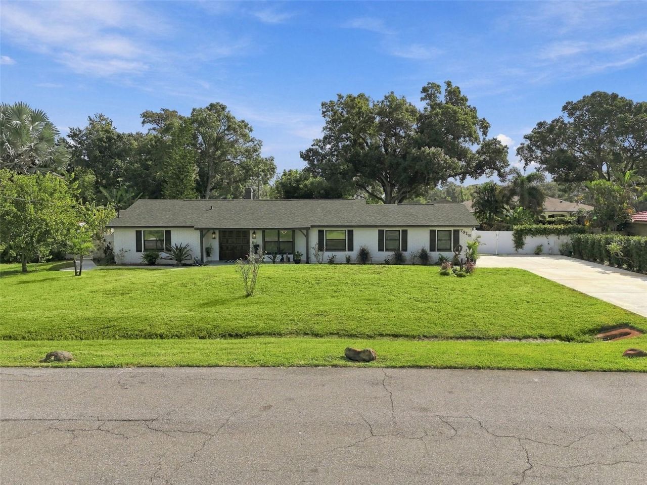 7913 Flowerfield Drive, Tampa, FL 33615 Photo