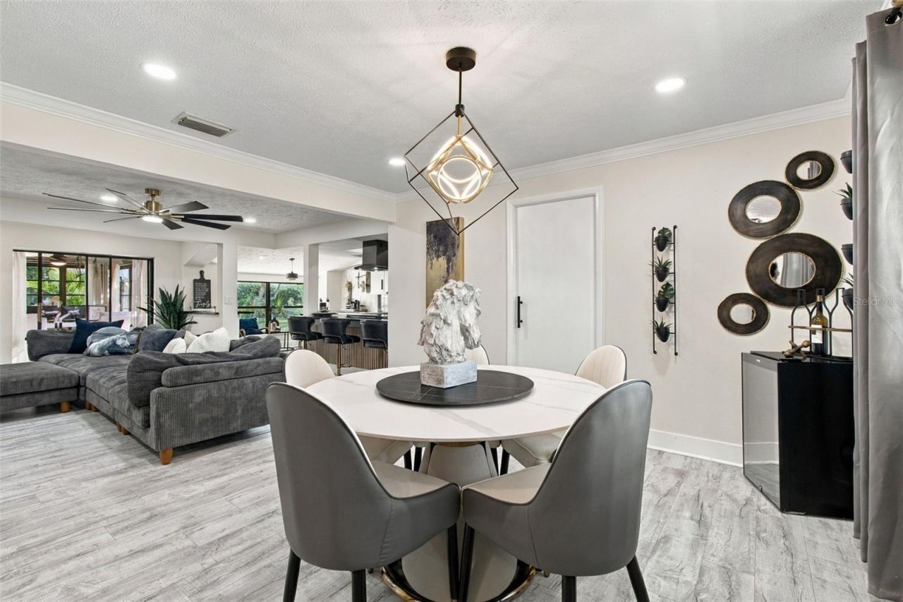 7913 Flowerfield Drive, Tampa, FL 33615 Photo