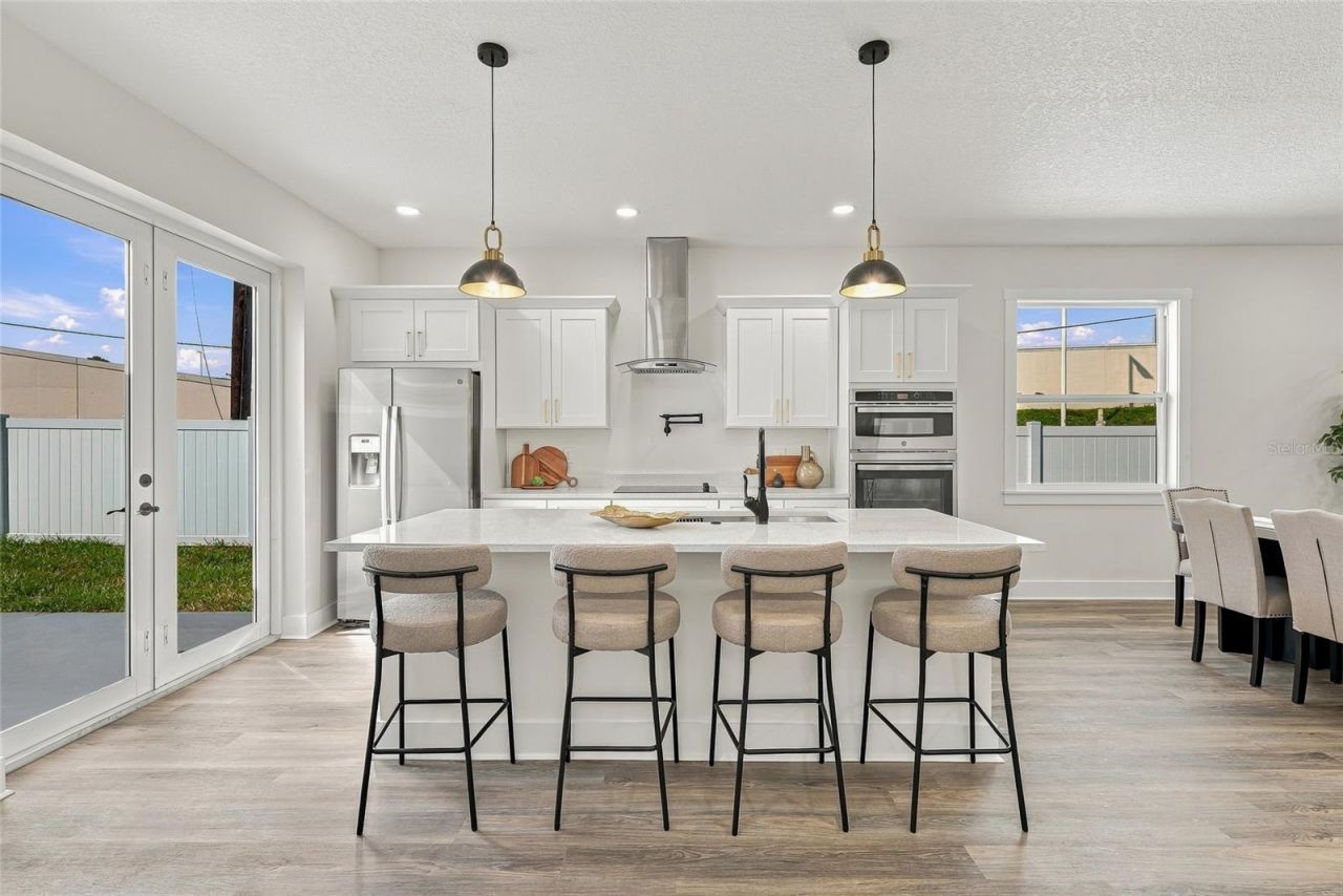 801 E Giddens Avenue , Tampa, FL 33603 Photo