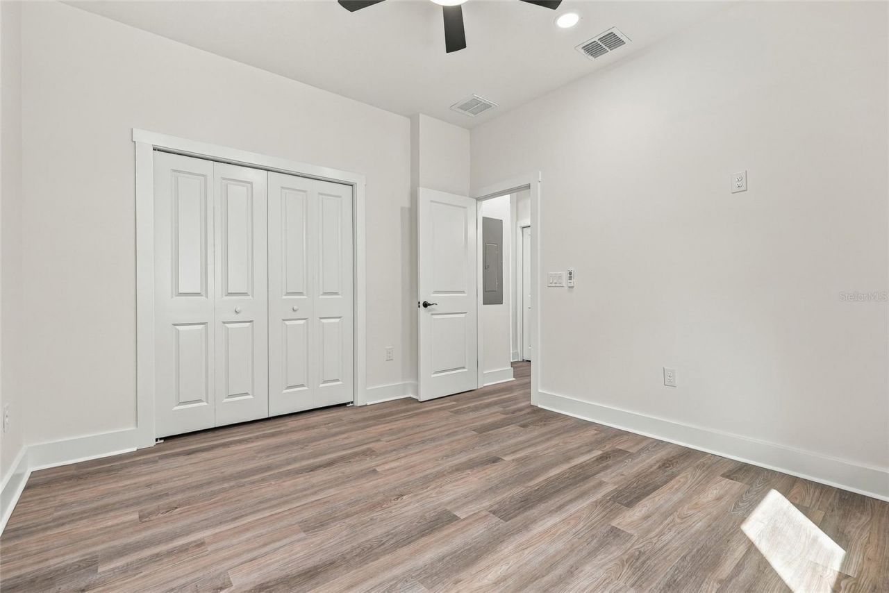 801 E Giddens Avenue , Tampa, FL 33603 Photo