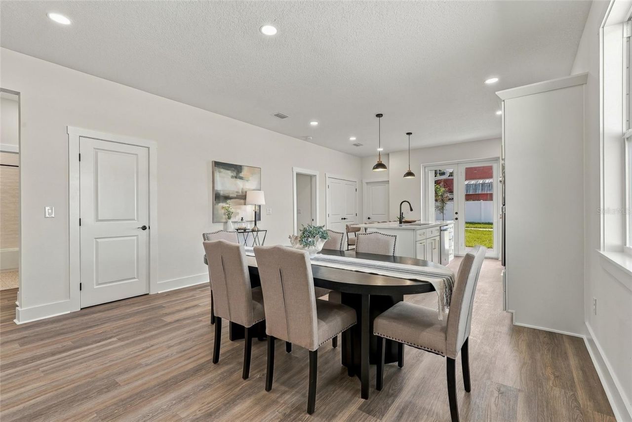 801 E Giddens Avenue , Tampa, FL 33603 Photo