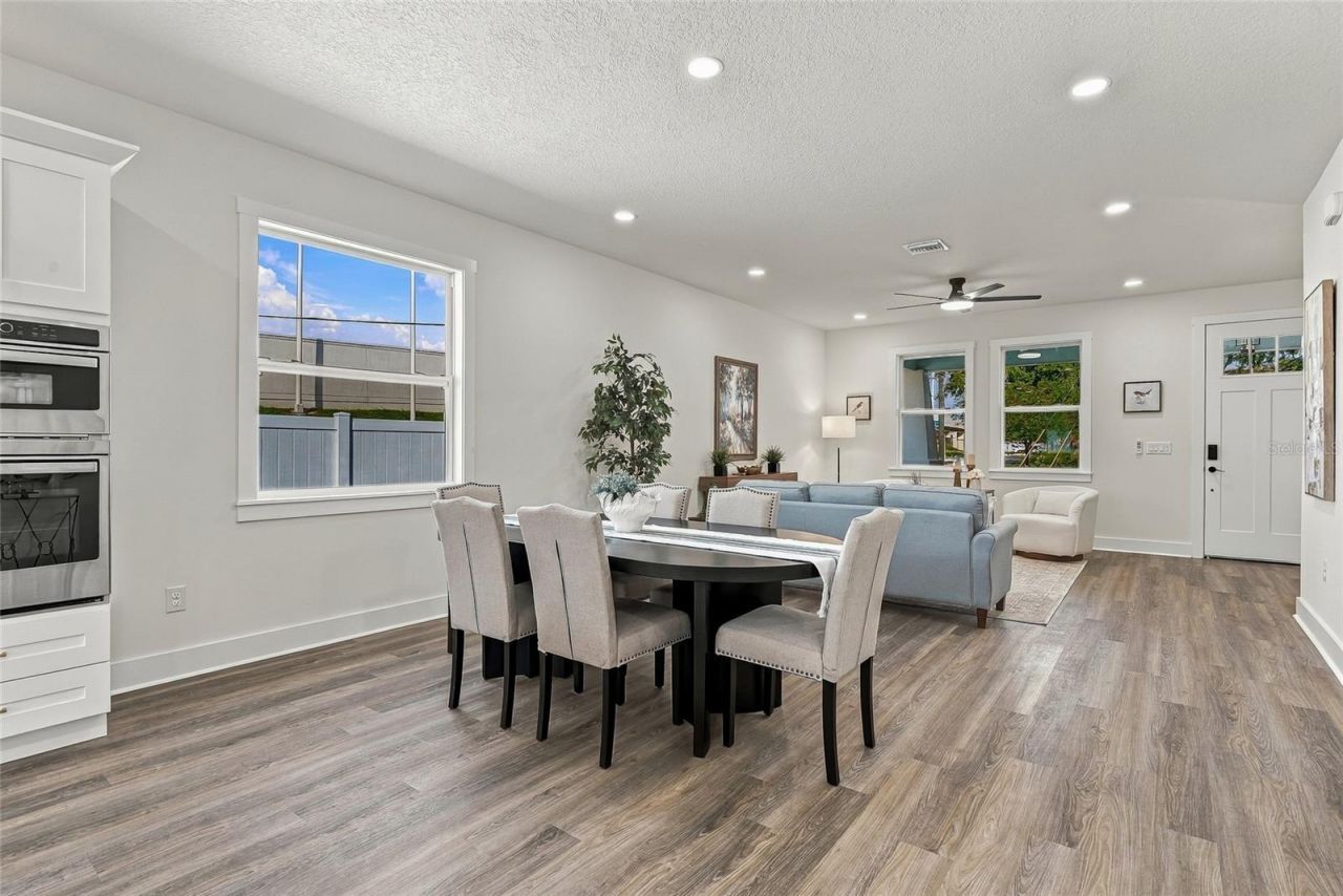801 E Giddens Avenue , Tampa, FL 33603 Photo