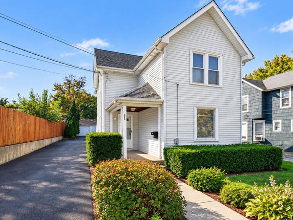 425 E 9th Street, Lockport, IL 60441