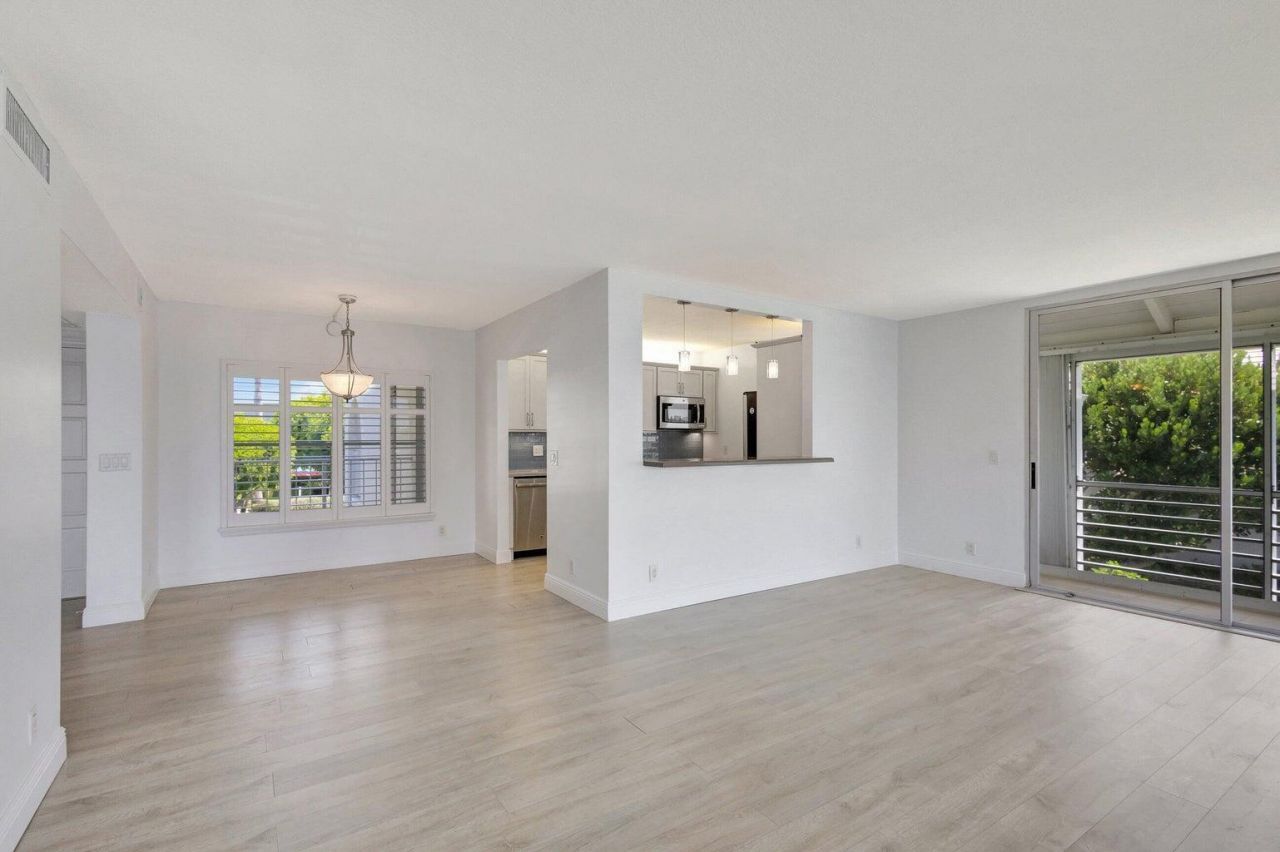 1071 Sugar Sands Boulevard, Unit 7, Singer Island, FL 33404 Photo