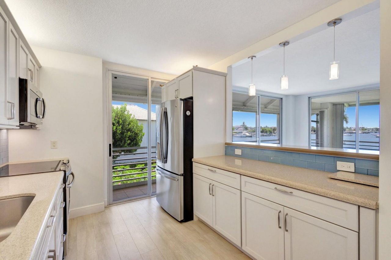 1071 Sugar Sands Boulevard, Unit 7, Singer Island, FL 33404 Photo