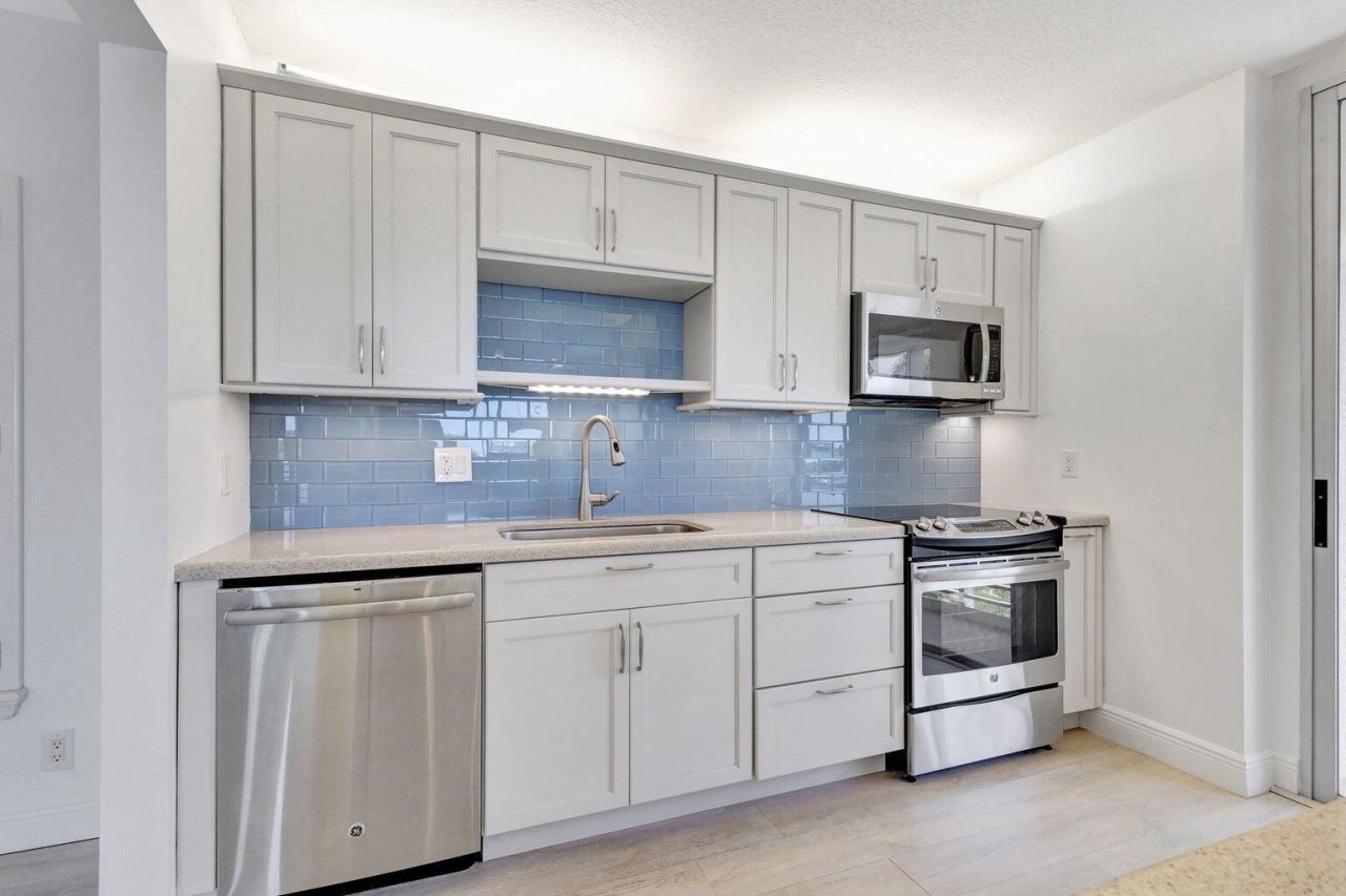 1071 Sugar Sands Boulevard, Unit 7, Singer Island, FL 33404 Photo