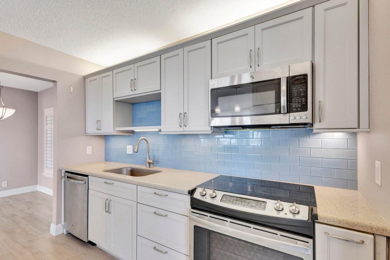1071 Sugar Sands Boulevard, Unit 7, Singer Island, FL 33404 Photo
