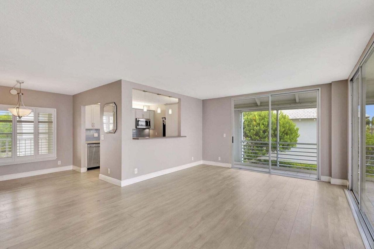 1071 Sugar Sands Boulevard, Unit 7, Singer Island, FL 33404 Photo