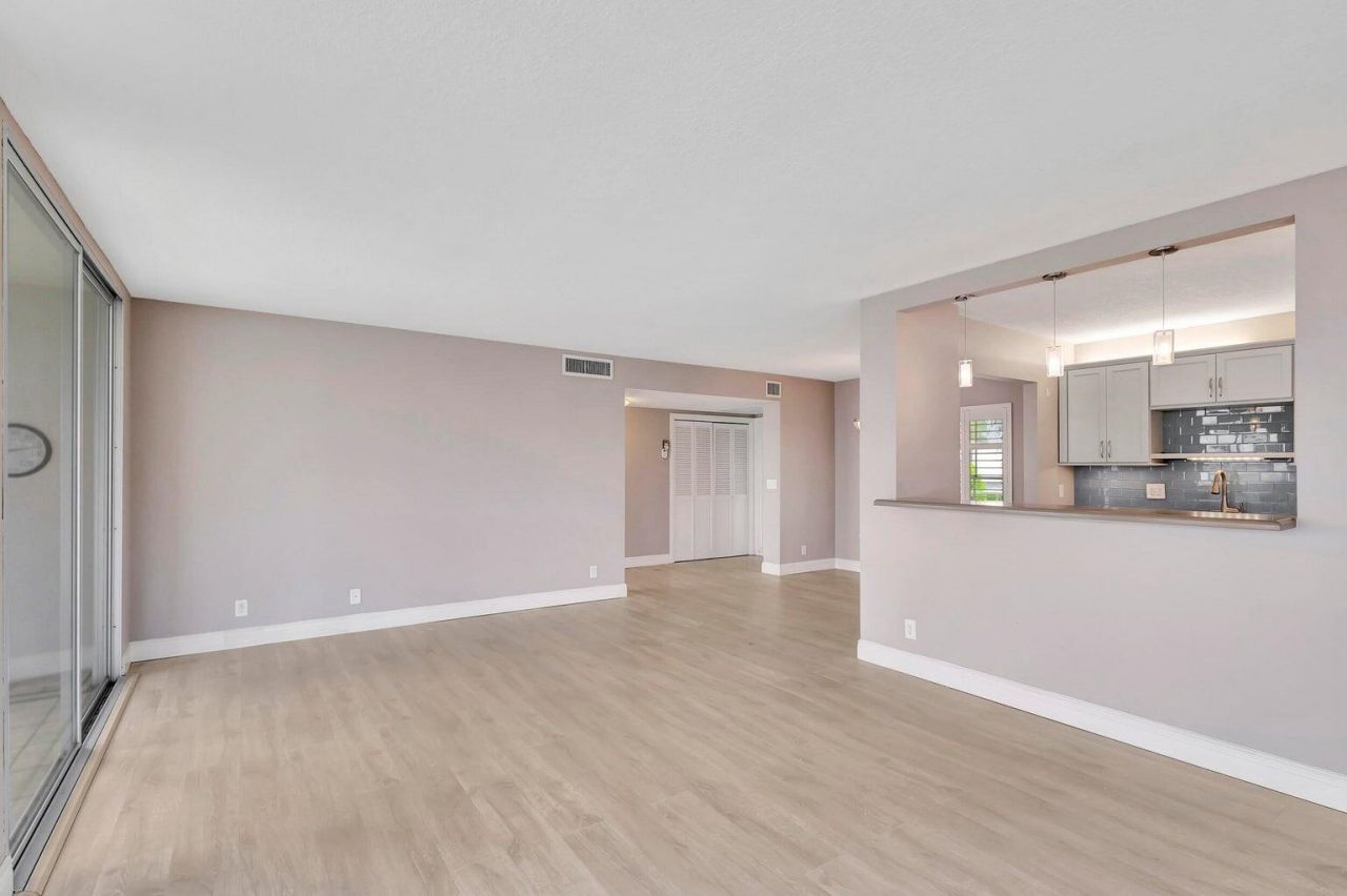 1071 Sugar Sands Boulevard, Unit 7, Singer Island, FL 33404 Photo