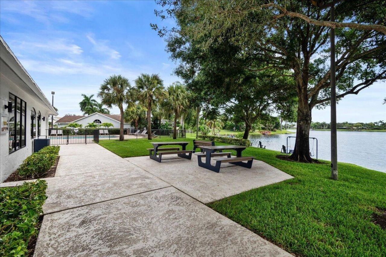 13016 Meadowbreeze Drive, Wellington, FL 33414 Photo