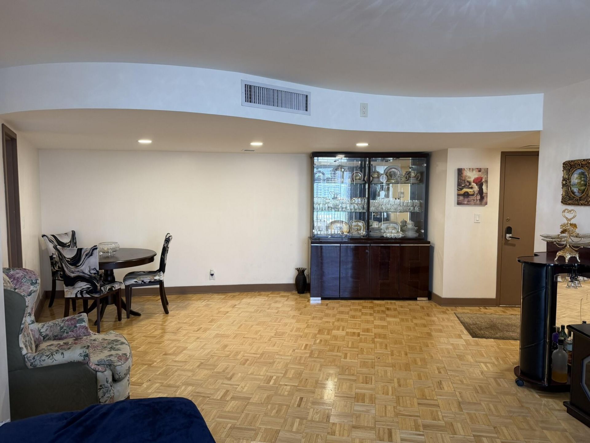 100 Golden Isles Drive, Unit 810, Hallandale Beach, FL 33009 Photo