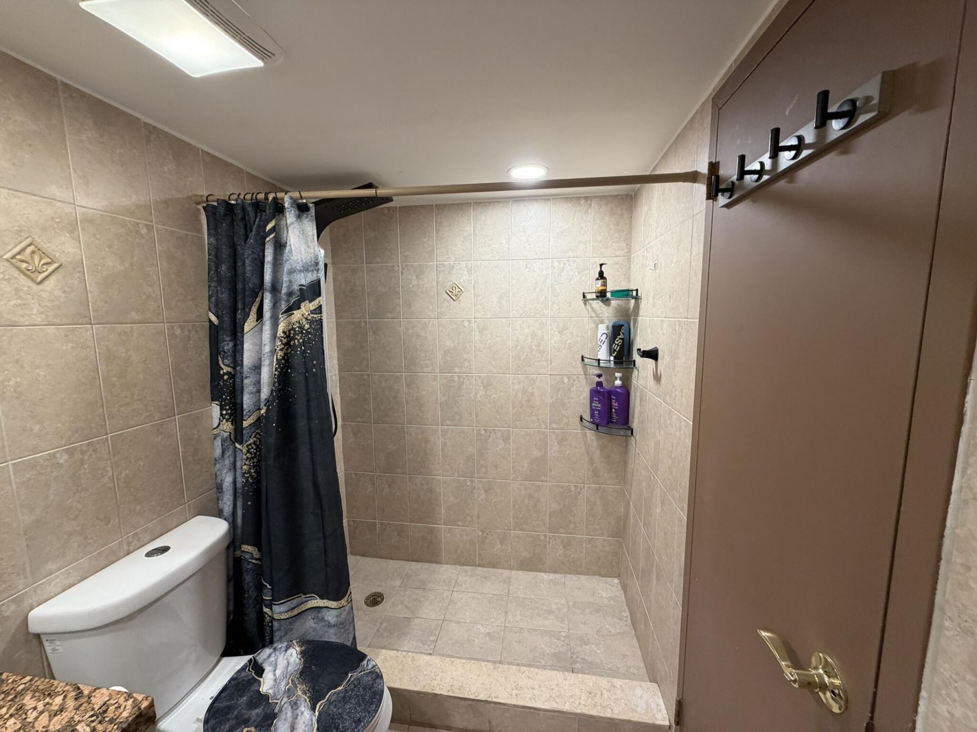 100 Golden Isles Drive, Unit 810, Hallandale Beach, FL 33009 Photo