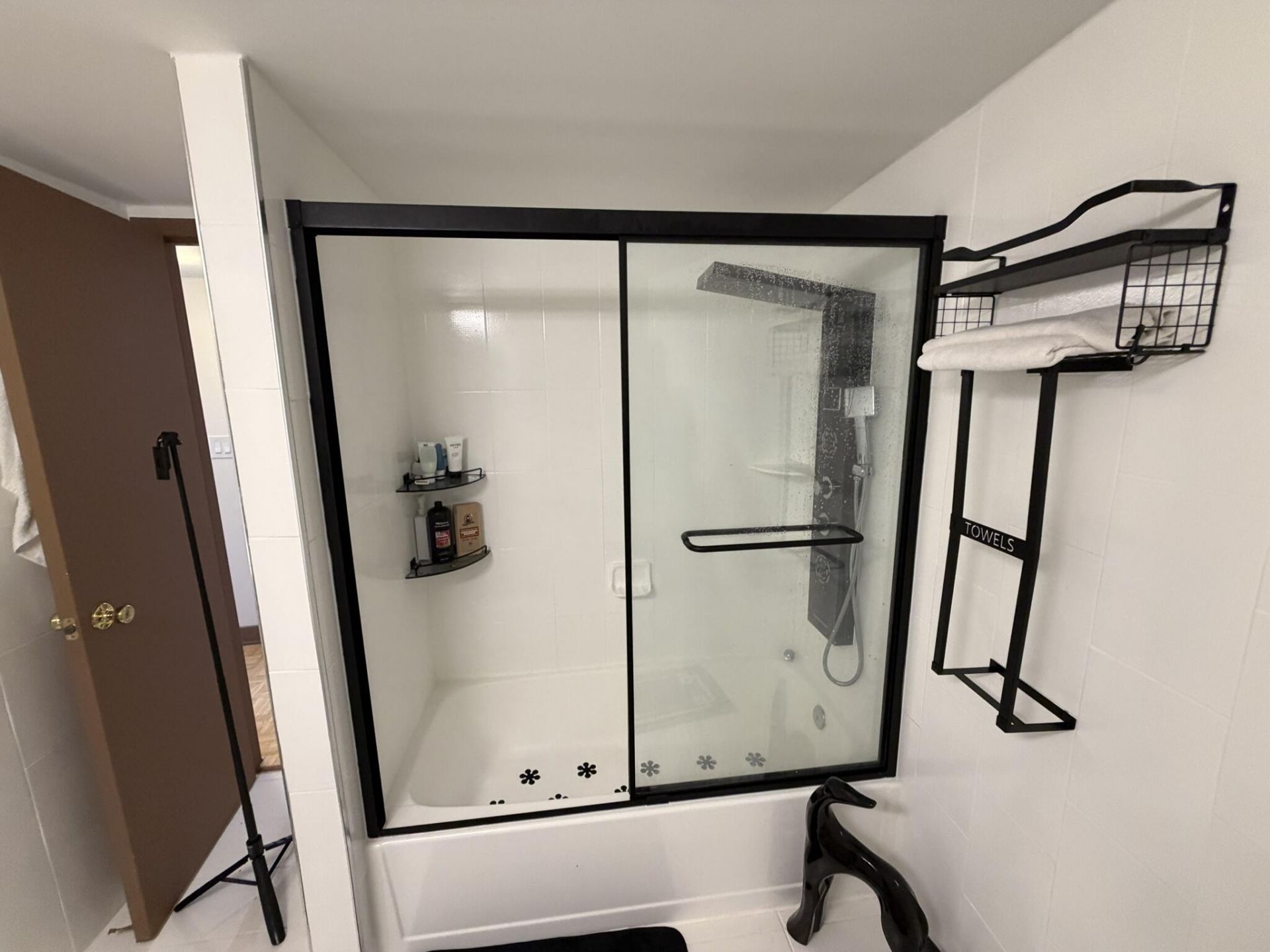 100 Golden Isles Drive, Unit 810, Hallandale Beach, FL 33009 Photo