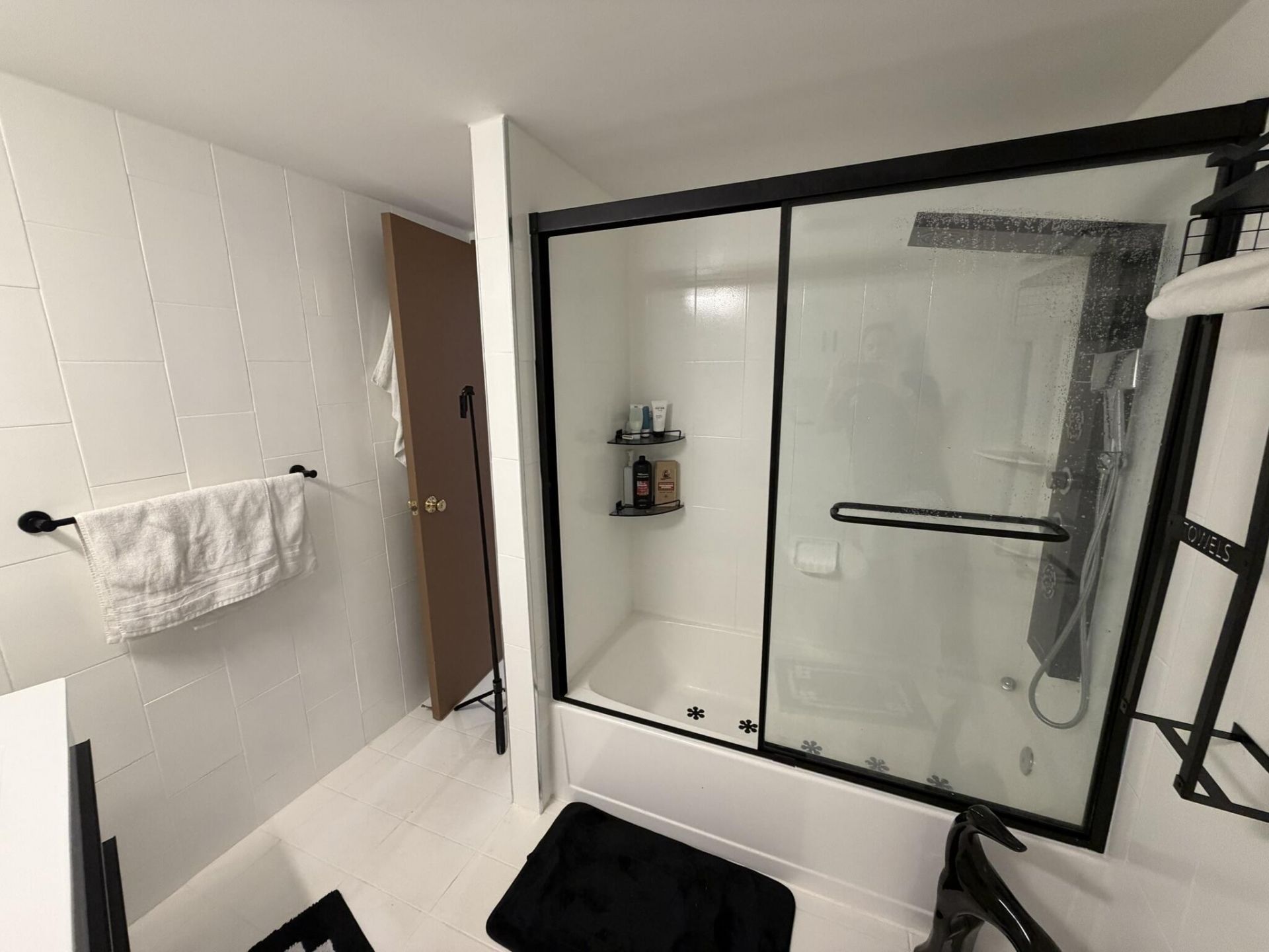 100 Golden Isles Drive, Unit 810, Hallandale Beach, FL 33009 Photo