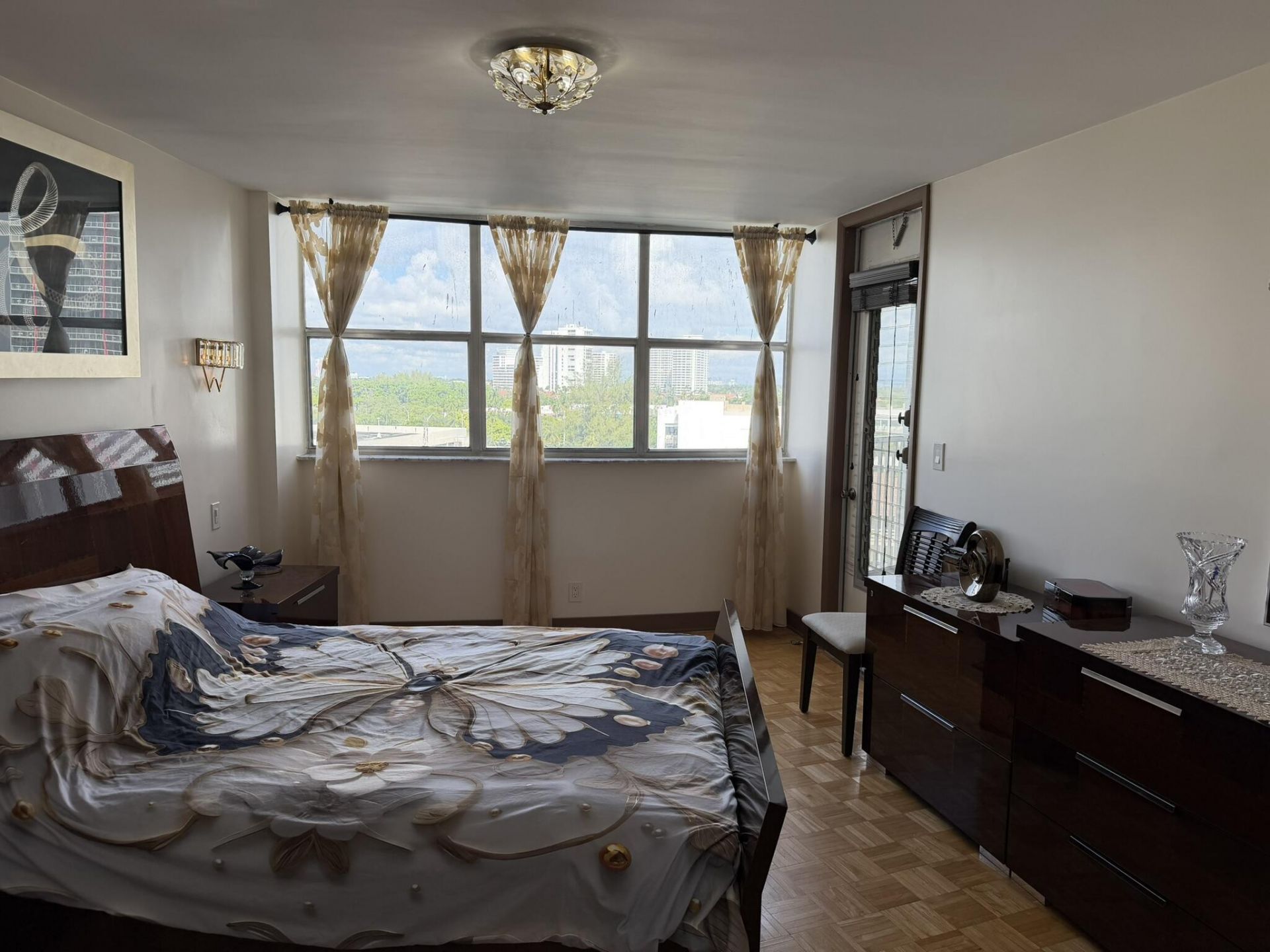 100 Golden Isles Drive, Unit 810, Hallandale Beach, FL 33009 Photo