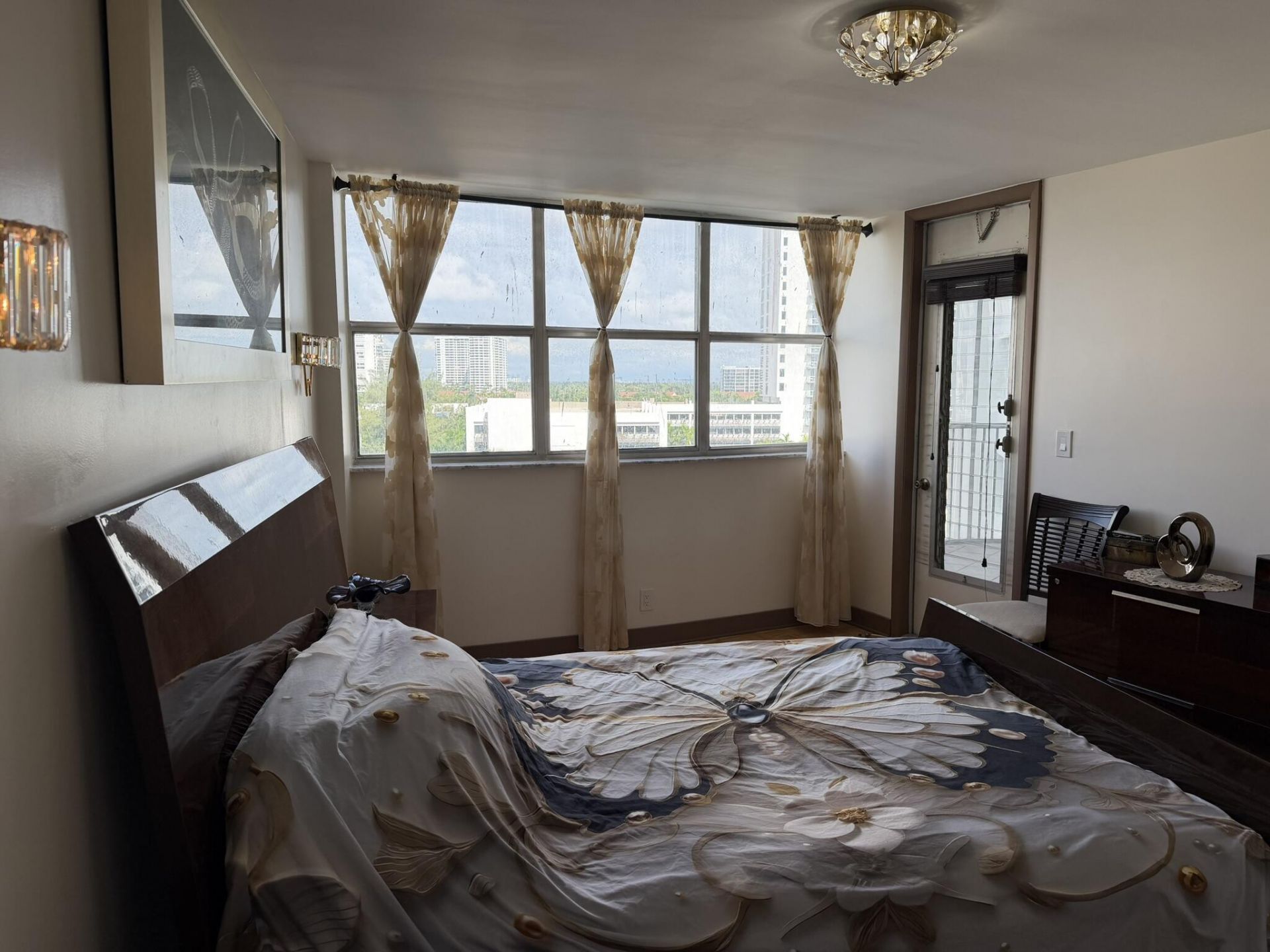 100 Golden Isles Drive, Unit 810, Hallandale Beach, FL 33009 Photo