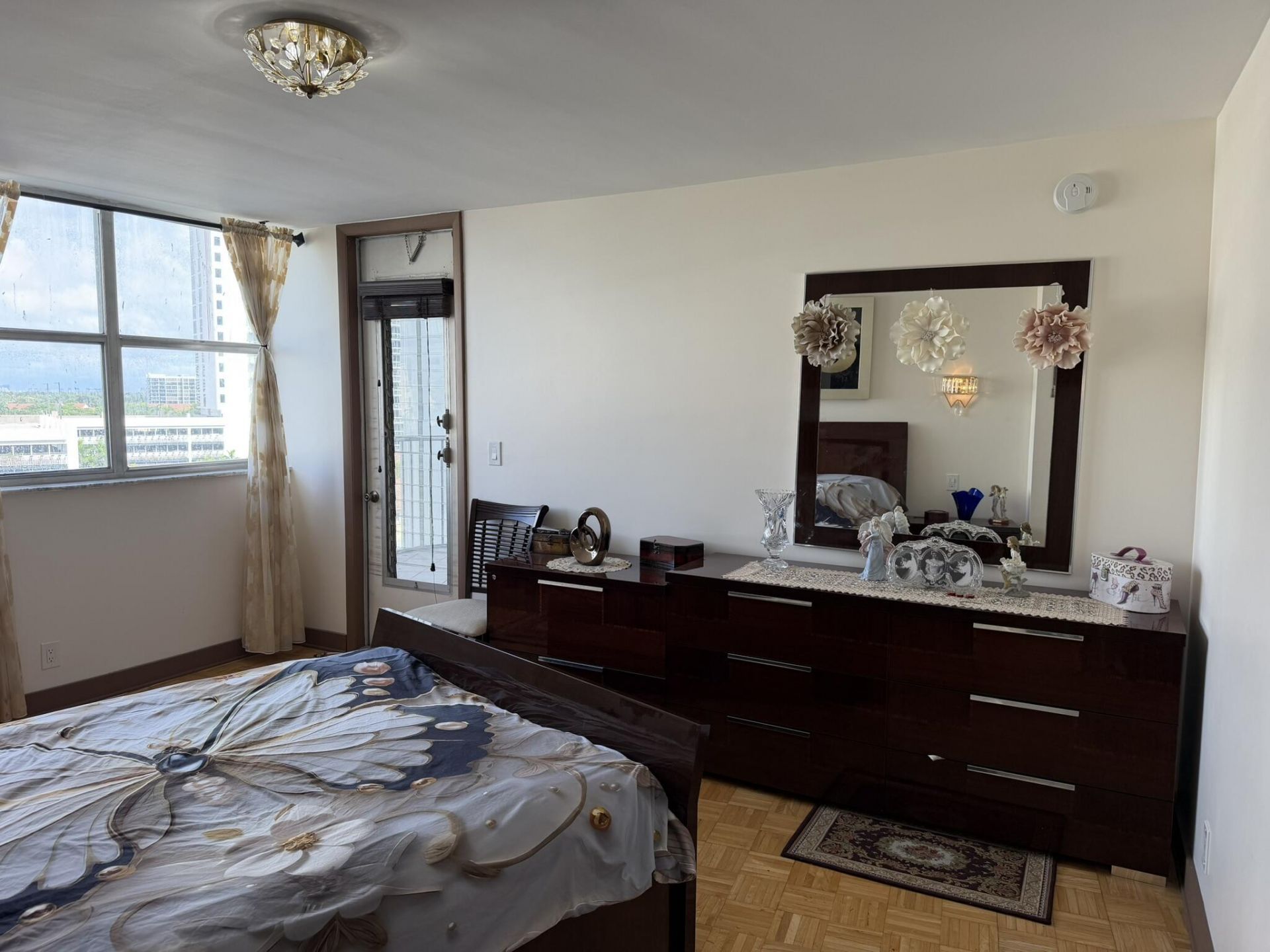 100 Golden Isles Drive, Unit 810, Hallandale Beach, FL 33009 Photo