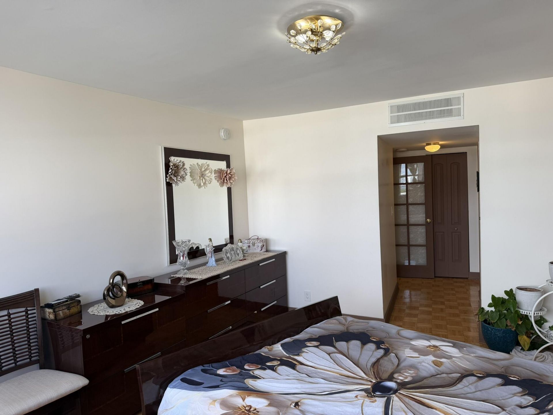 100 Golden Isles Drive, Unit 810, Hallandale Beach, FL 33009 Photo