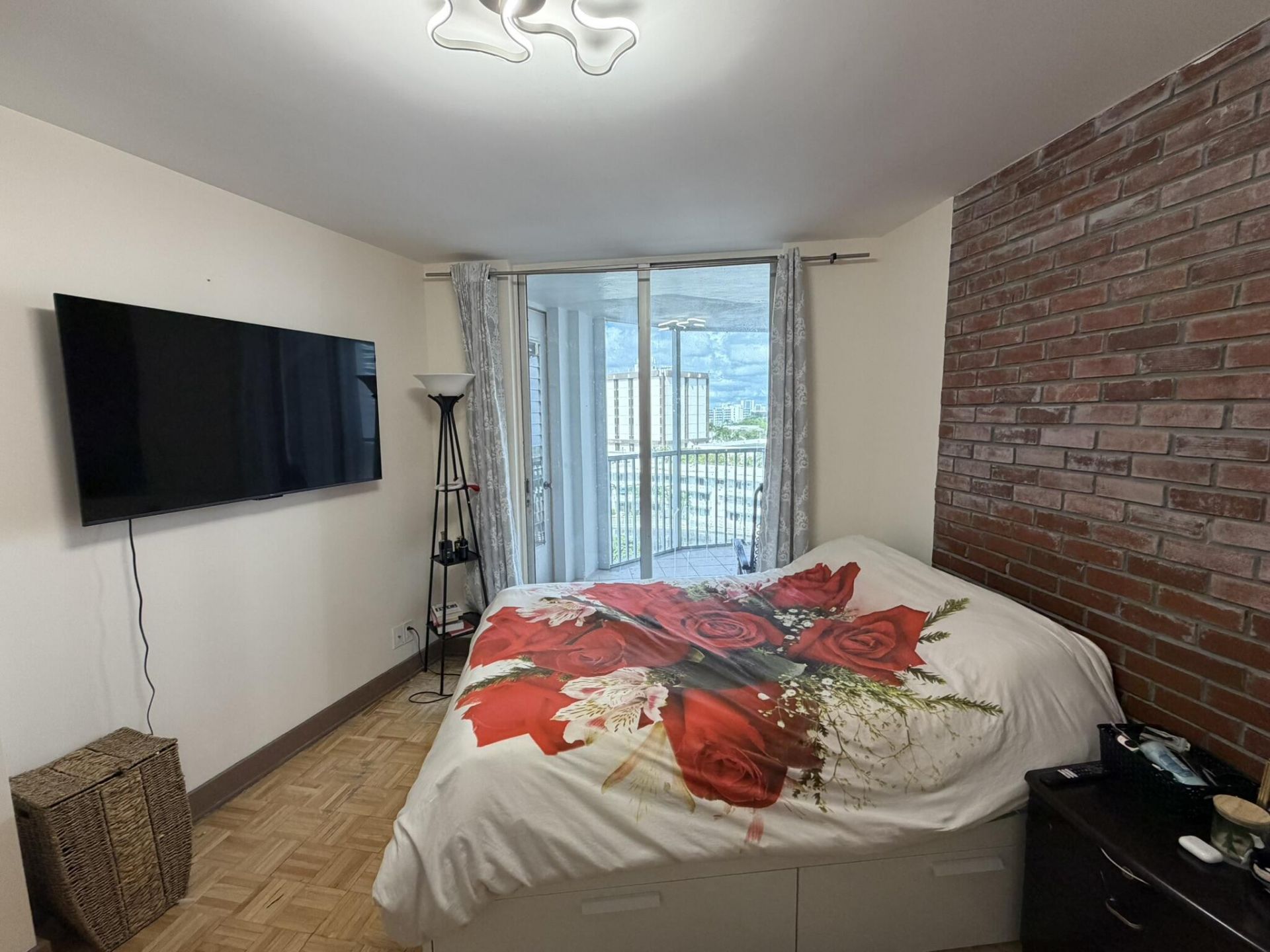 100 Golden Isles Drive, Unit 810, Hallandale Beach, FL 33009 Photo