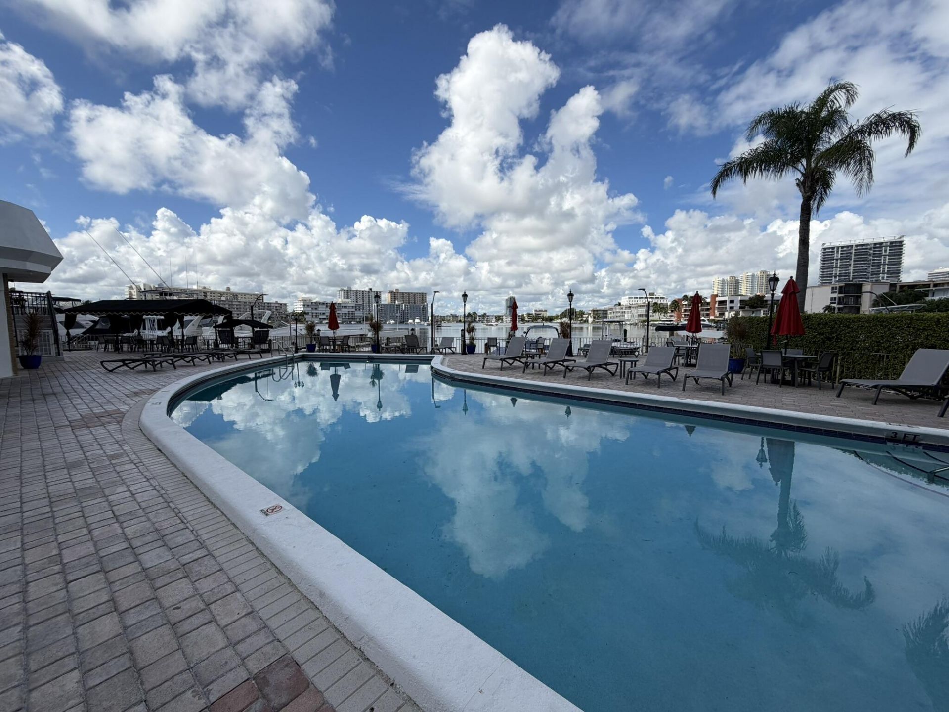 100 Golden Isles Drive, Unit 810, Hallandale Beach, FL 33009 Photo