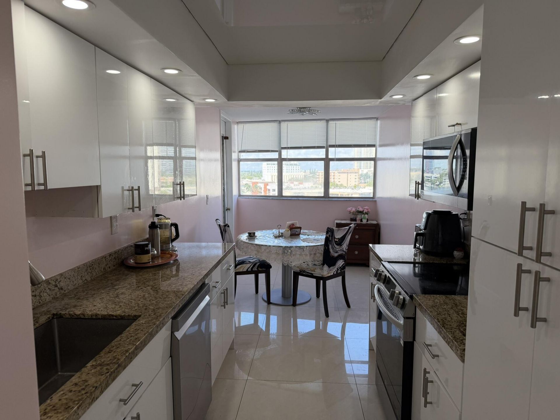 100 Golden Isles Drive, Unit 810, Hallandale Beach, FL 33009 Photo
