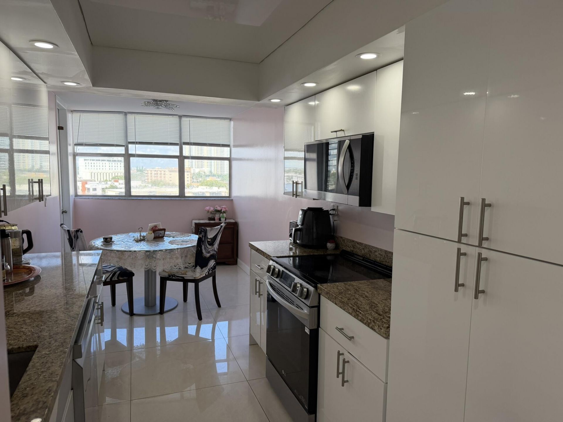 100 Golden Isles Drive, Unit 810, Hallandale Beach, FL 33009 Photo