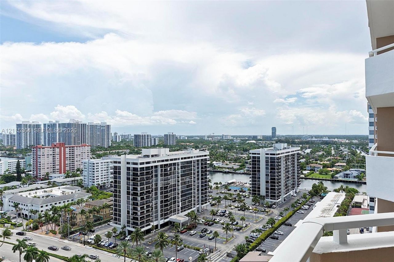 1980 S Ocean Dr , Unit 20A, Hallandale Beach, FL 33009 Photo